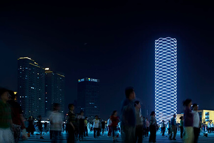 Монтаж светильников на фасаде здания